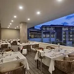 Semesteranläggning (resort) The Sense Deluxe 5*