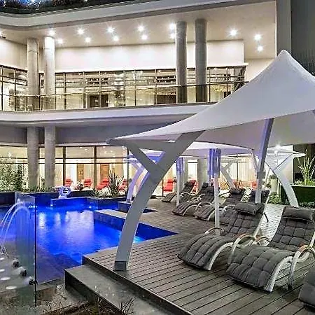 The Sense De Luxe 5* Side