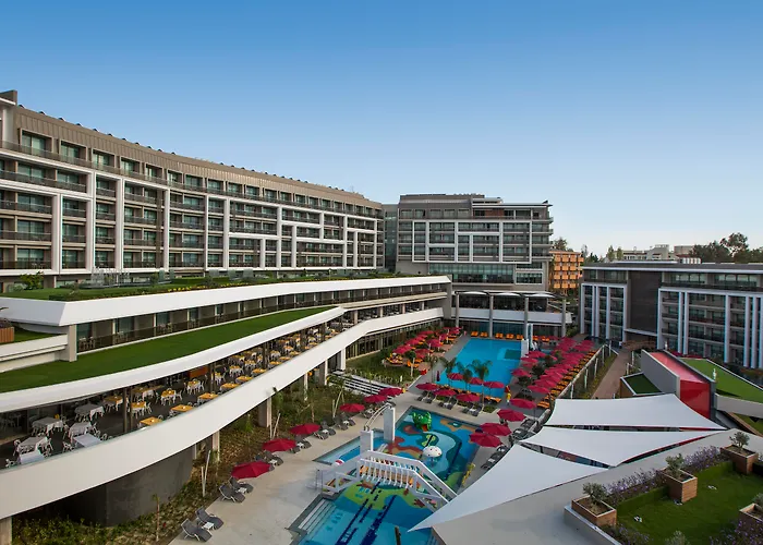 The Sense Deluxe Semesteranläggning (resort) Side