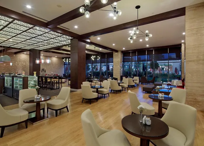 The Sense Deluxe 5* Side